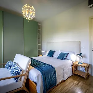 Yid Penthouse On River With Parking Apartment